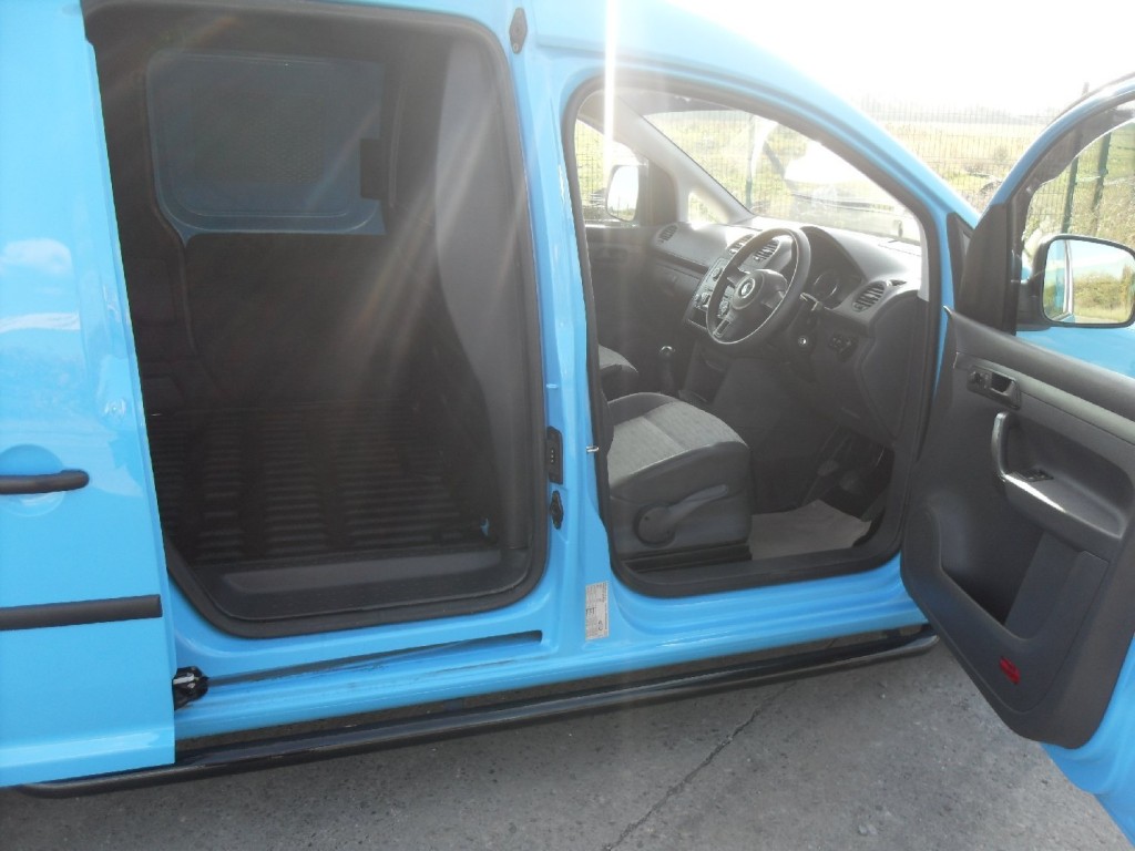 VOLKSWAGEN CADDY