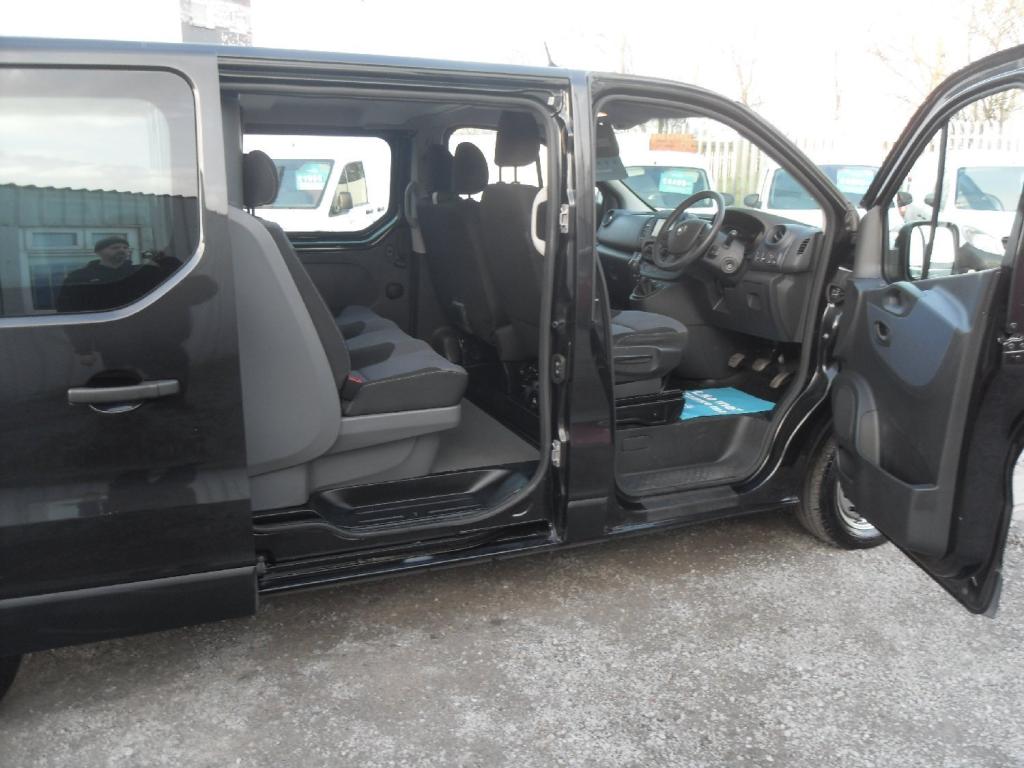 VAUXHALL VIVARO