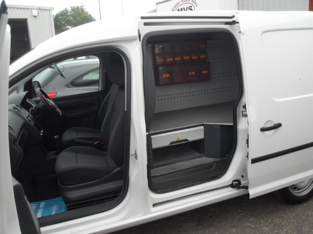 VOLKSWAGEN CADDY