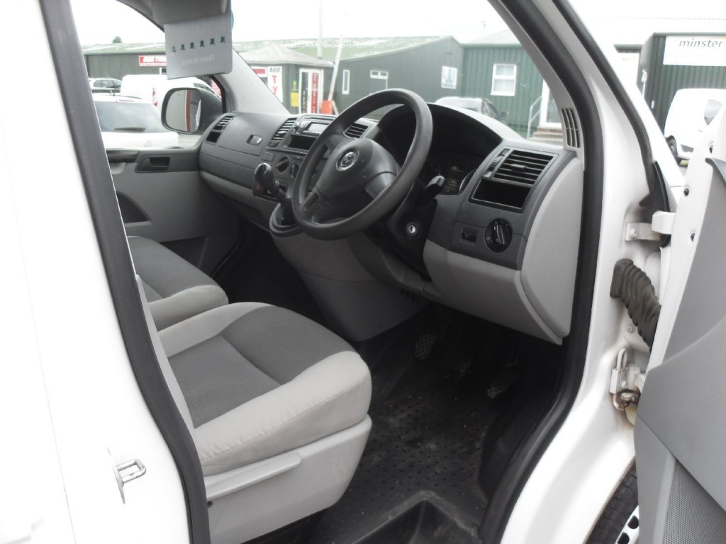 VOLKSWAGEN TRANSPORTER