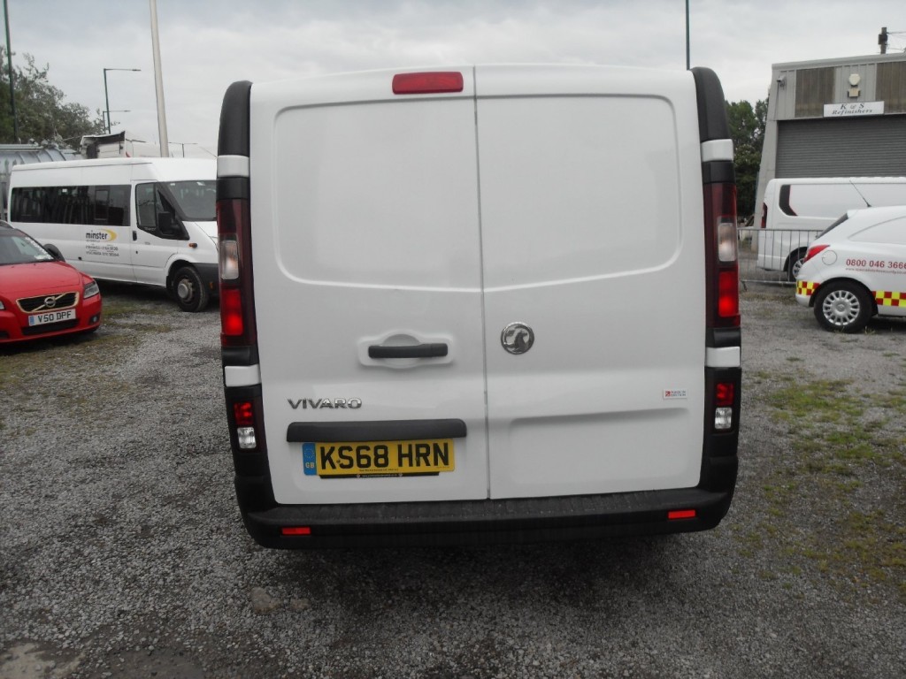 VAUXHALL VIVARO