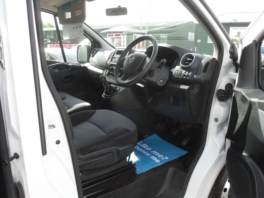 VAUXHALL VIVARO