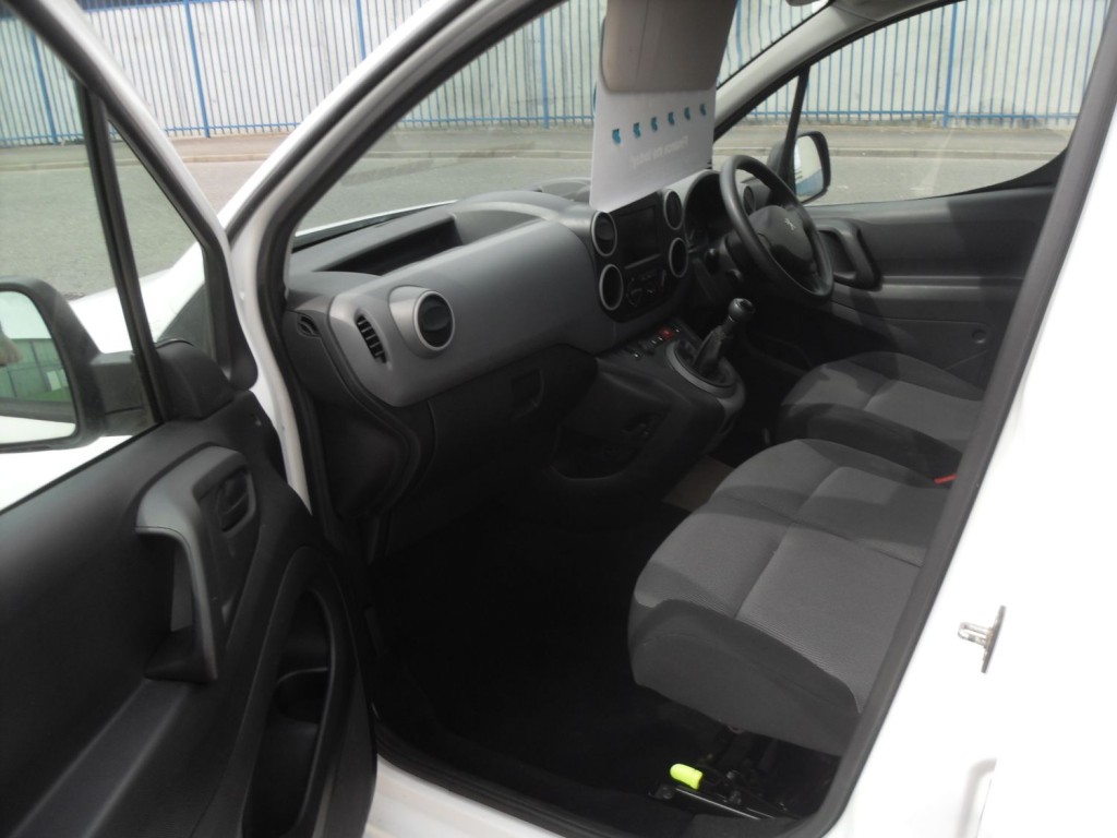 PEUGEOT PARTNER