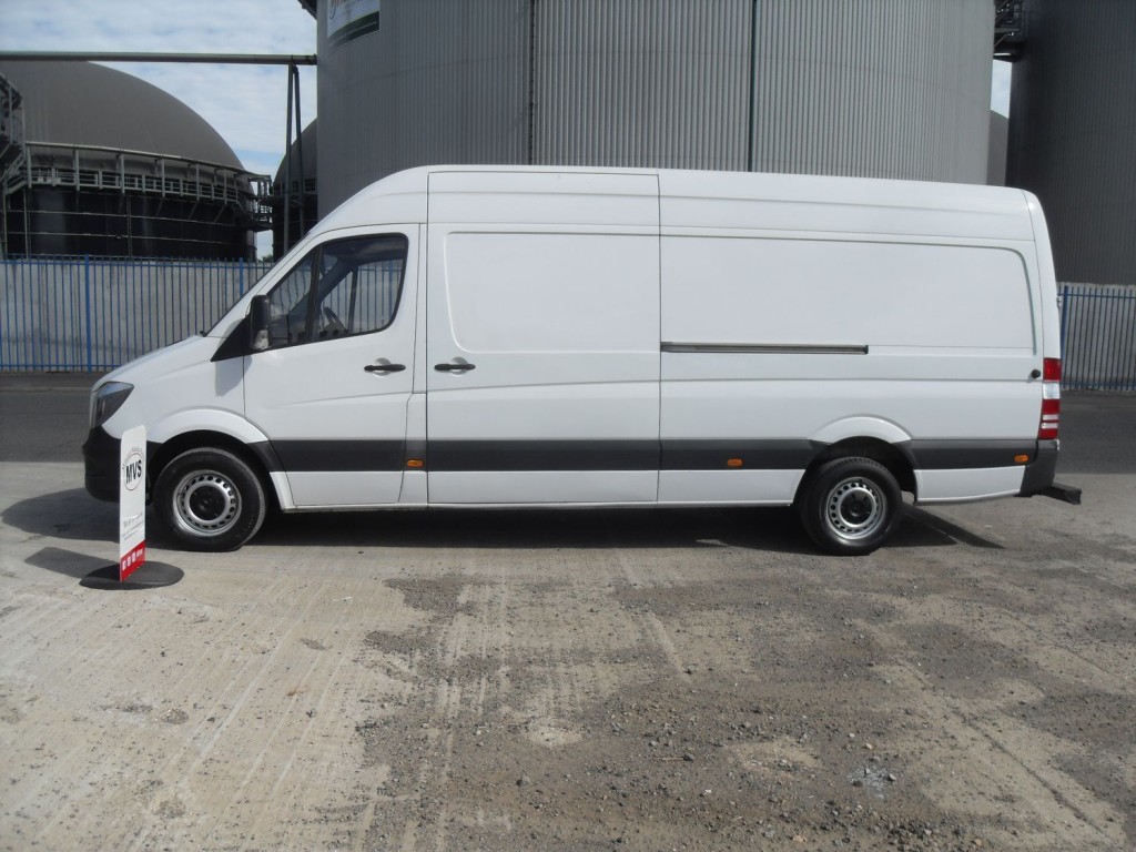 MERCEDES-BENZ SPRINTER