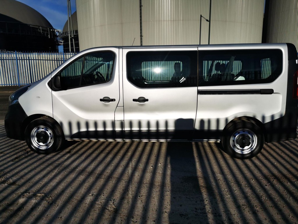 VAUXHALL VIVARO