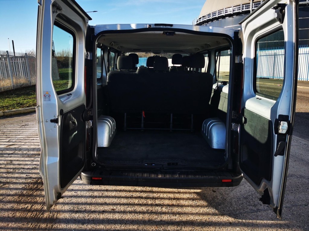VAUXHALL VIVARO