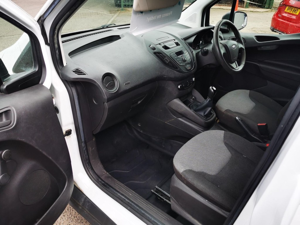 FORD TRANSIT COURIER
