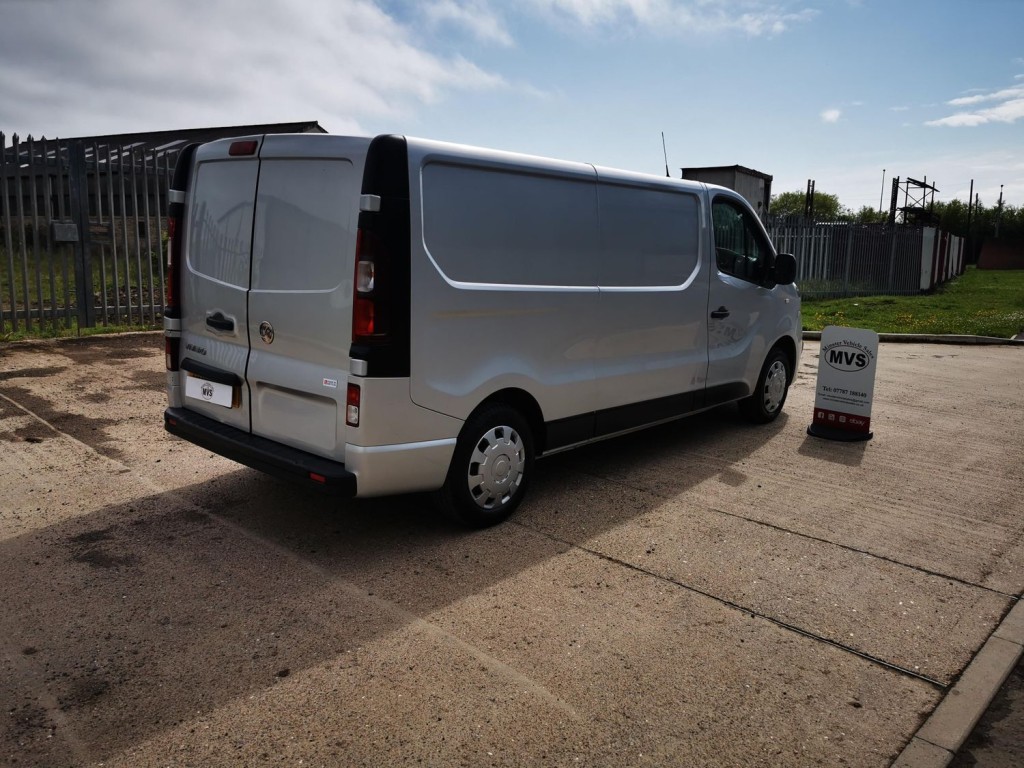 VAUXHALL VIVARO