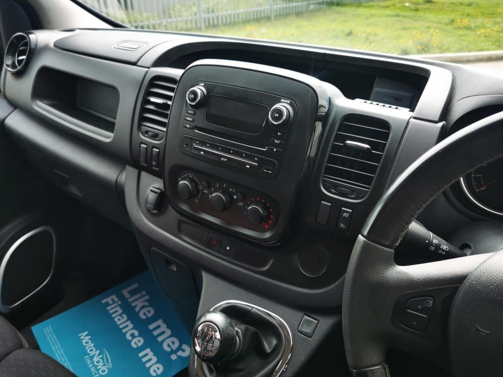 VAUXHALL VIVARO