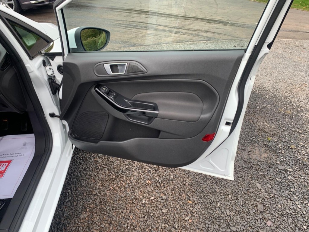 FORD FIESTA 1.0T EcoBoost Titanium Euro 5 ss 5dr 2013