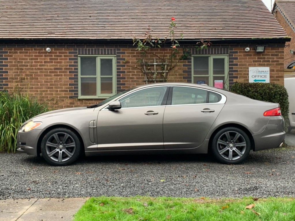 JAGUAR XF 3.0d V6 Luxury Auto Euro 5 4dr 2009