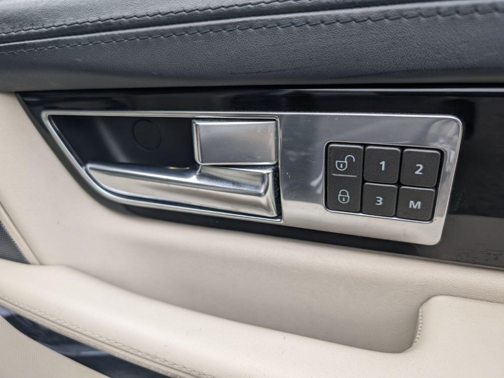 LAND ROVER RANGE ROVER SPORT 3.0 SD V6 HSE Black Auto 4WD Euro 5 5dr 2013