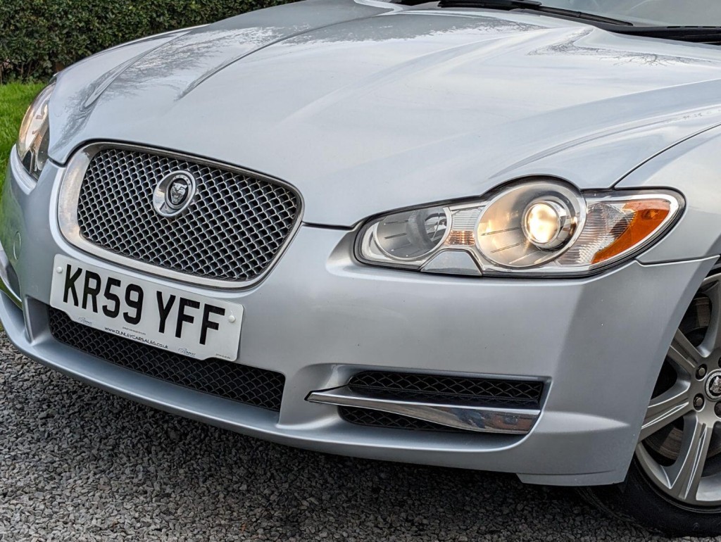 JAGUAR XF 3.0d V6 Luxury Auto Euro 5 4dr 2009