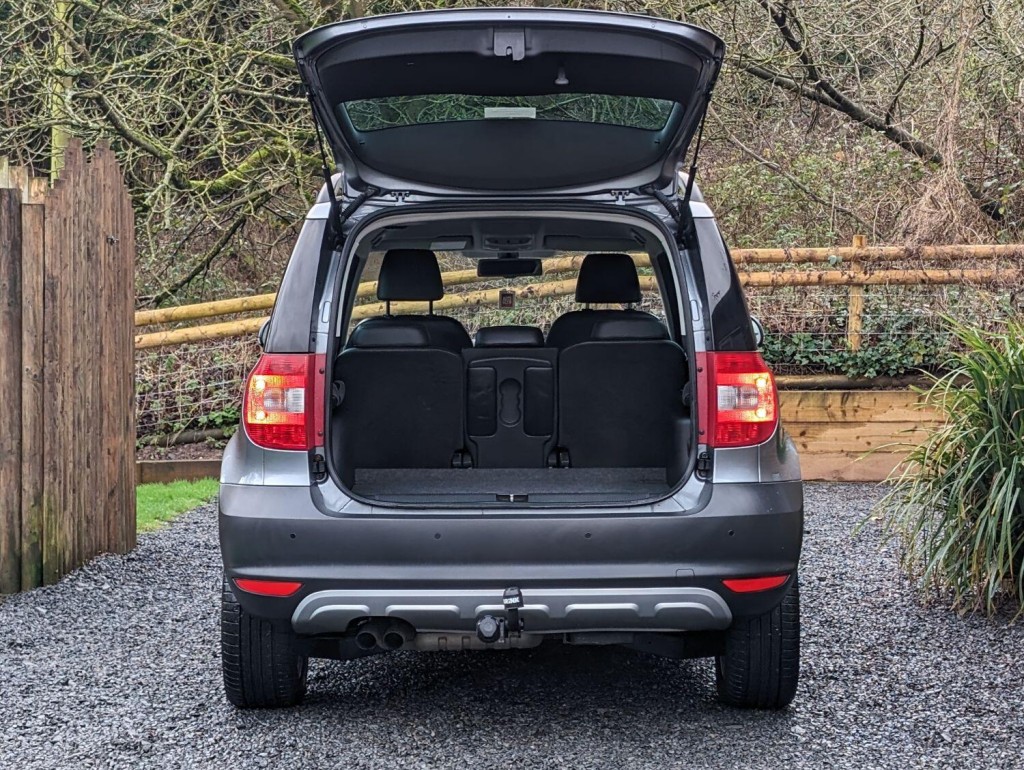 SKODA YETI 2.0 TDI Elegance 4WD Euro 5 5dr 2011