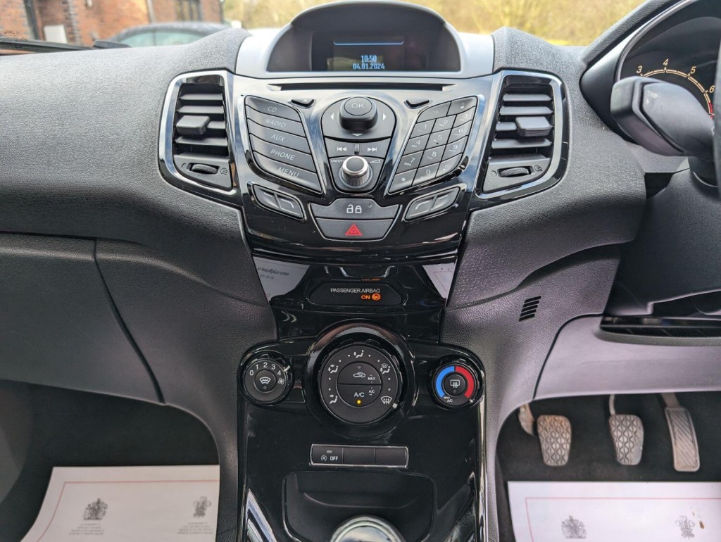 FORD FIESTA 1.0 Zetec Euro 5 (s/s) 3dr 2013