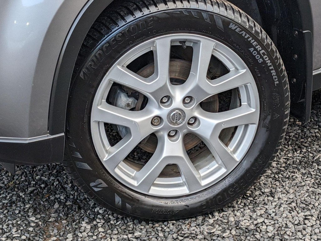 NISSAN X-TRAIL 2.0 dCi Tekna 4WD Euro 5 5dr 2011