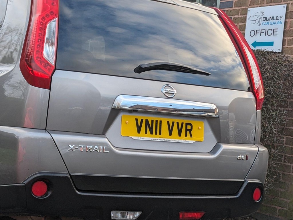 NISSAN X-TRAIL 2.0 dCi Tekna 4WD Euro 5 5dr 2011