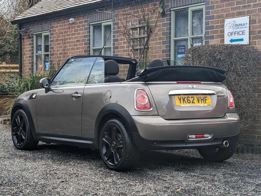 MINI CONVERTIBLE 1.6 Cooper D Euro 5 (s/s) 2dr 2012