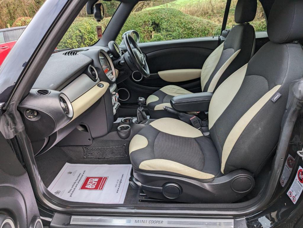 MINI CONVERTIBLE 1.6 Cooper Euro 4 2dr 2009