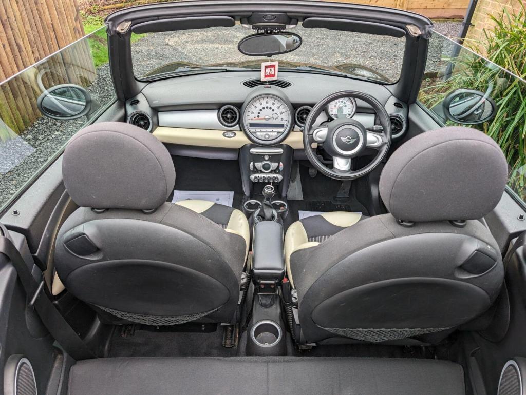 MINI CONVERTIBLE 1.6 Cooper Euro 4 2dr 2009