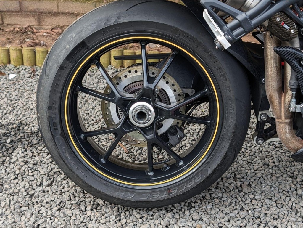 TRIUMPH SPEED TRIPLE 1050 1050 94 2015