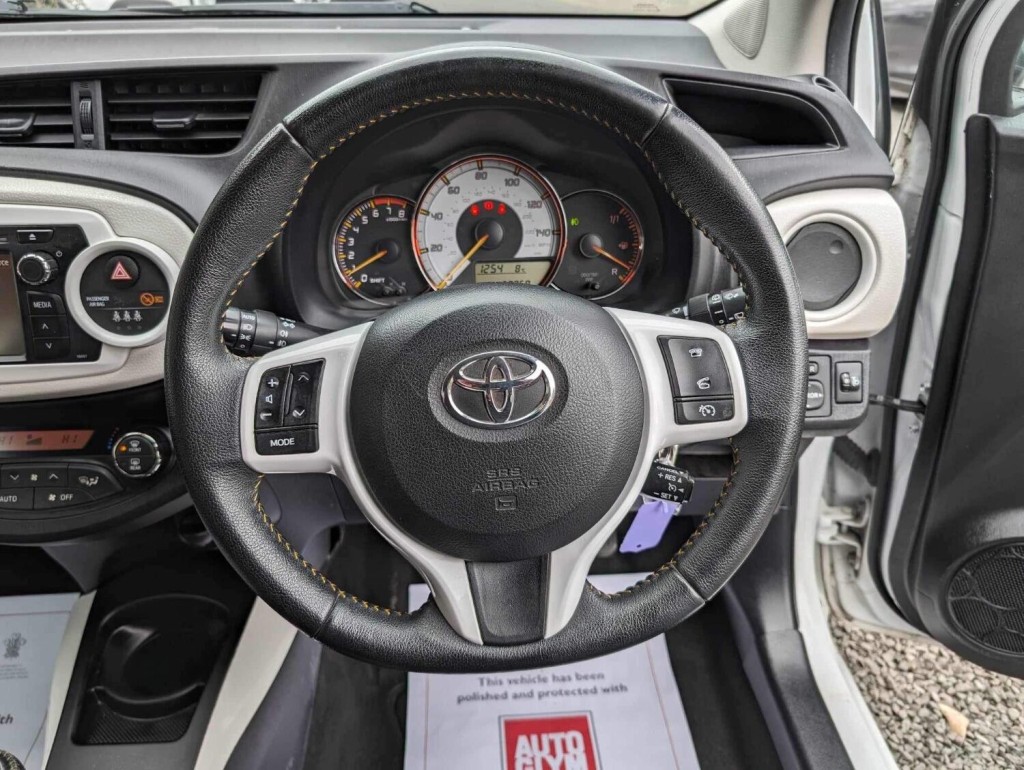 TOYOTA YARIS 1.33 Dual VVT-i Trend Euro 5 5dr 2013