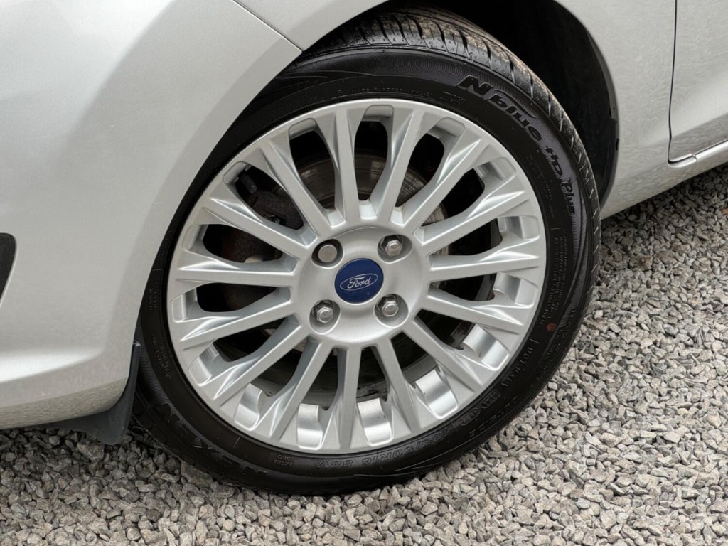 FORD FIESTA 1.0T EcoBoost Titanium Euro 5 (s/s) 5dr 2014