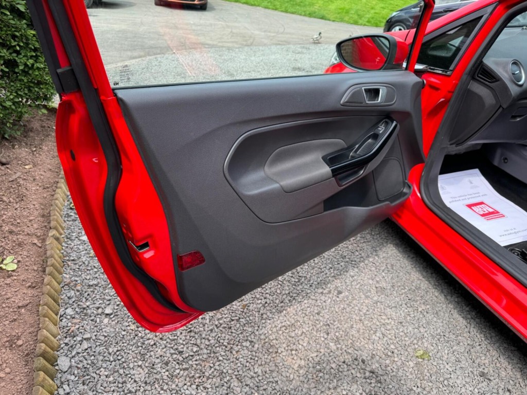 FORD FIESTA 1.25 Zetec Euro 5 3dr 2015