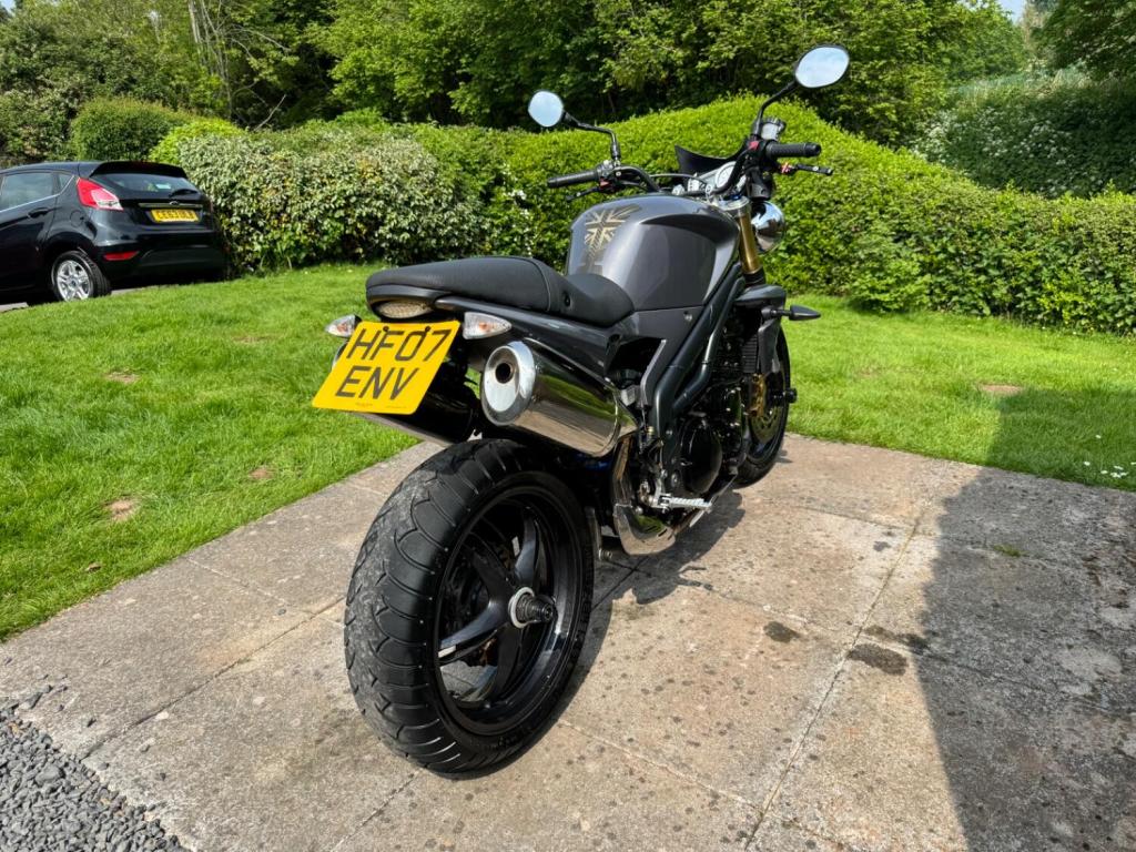 TRIUMPH SPEED TRIPLE 1050 1050 2007