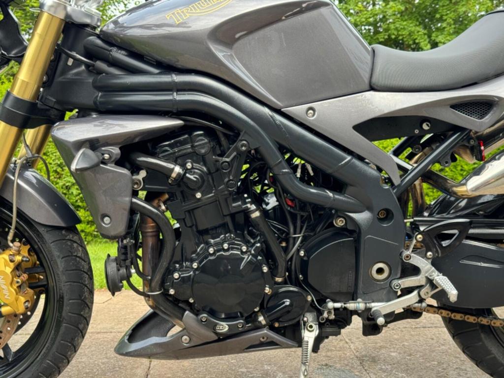 TRIUMPH SPEED TRIPLE 1050 1050 2007