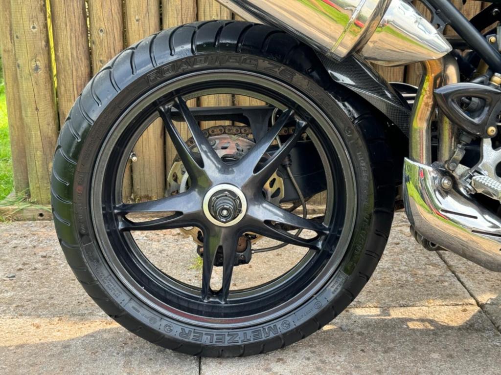 TRIUMPH SPEED TRIPLE 1050 1050 2007