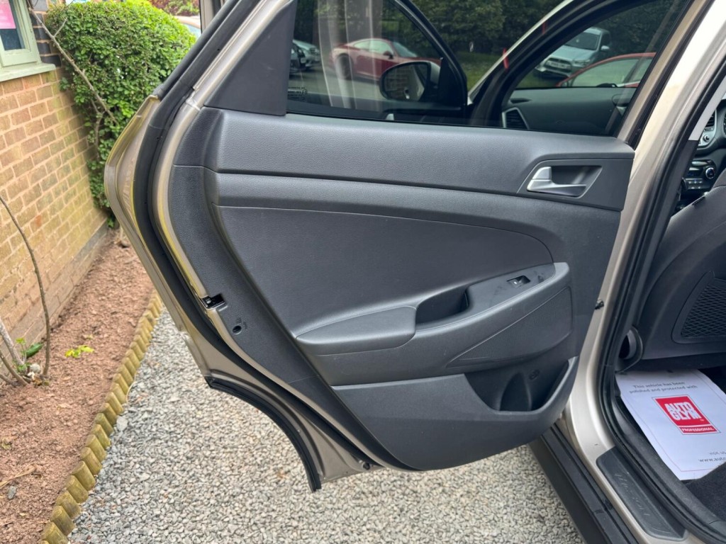 HYUNDAI TUCSON 1.6 GDi Blue Drive SE Nav Euro 6 (s/s) 5dr 2017