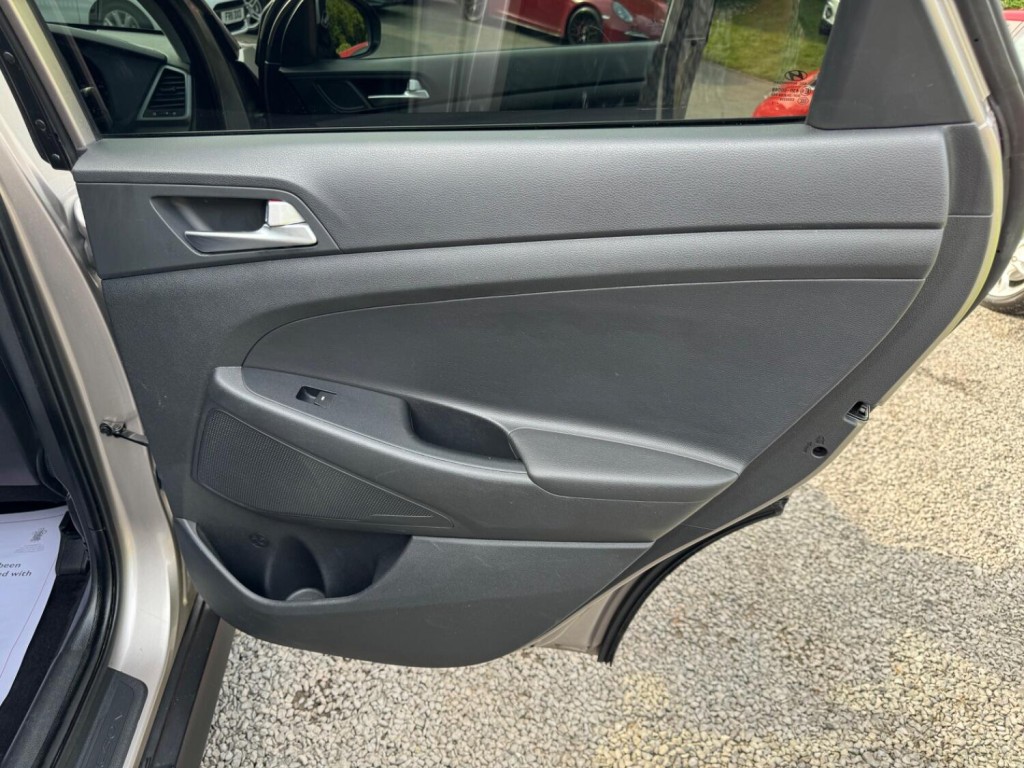 HYUNDAI TUCSON 1.6 GDi Blue Drive SE Nav Euro 6 (s/s) 5dr 2017