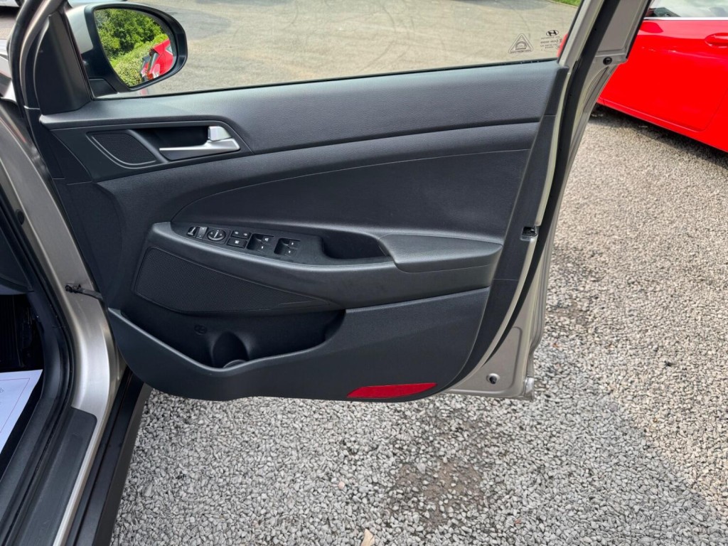 HYUNDAI TUCSON 1.6 GDi Blue Drive SE Nav Euro 6 (s/s) 5dr 2017