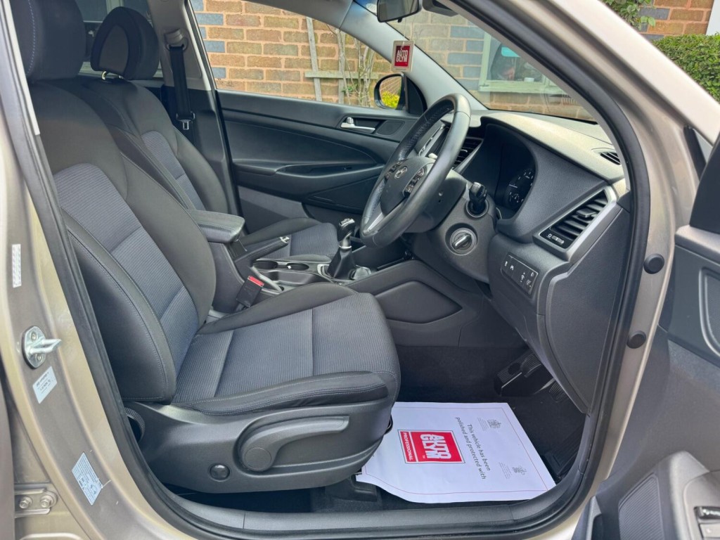 HYUNDAI TUCSON 1.6 GDi Blue Drive SE Nav Euro 6 (s/s) 5dr 2017