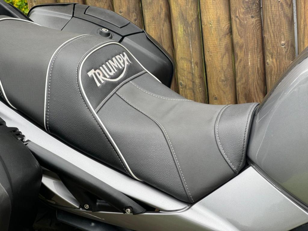 TRIUMPH SPRINT ST 1050 ST 2008