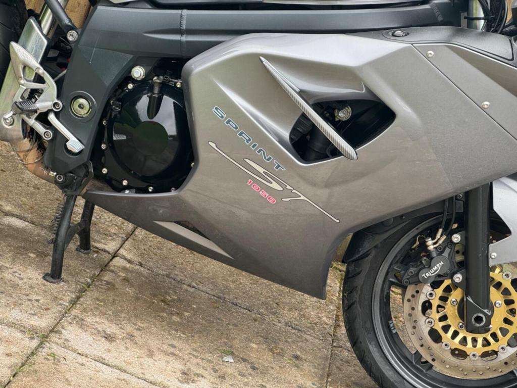 TRIUMPH SPRINT ST 1050 ST 2008