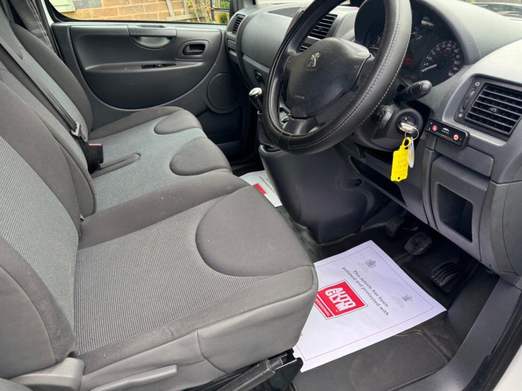 PEUGEOT EXPERT 1.6 HDi Professional L1 H1 4dr 2017