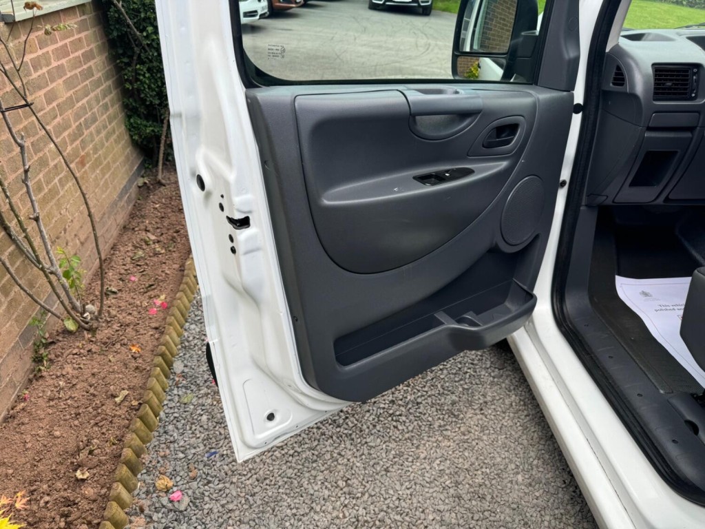 PEUGEOT EXPERT 1.6 HDi Professional L1 H1 4dr 2017