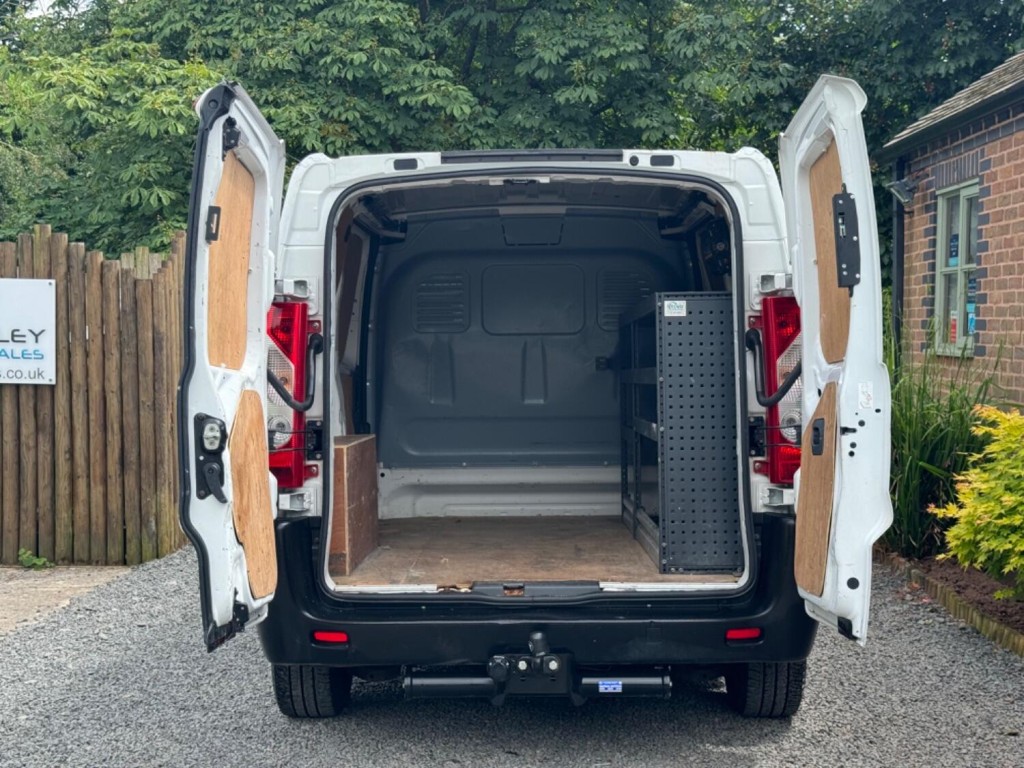 PEUGEOT EXPERT 1.6 HDi Professional L1 H1 4dr 2017