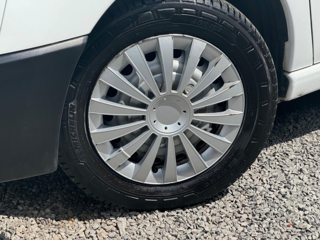 PEUGEOT EXPERT 1.6 HDi Professional L1 H1 4dr 2017