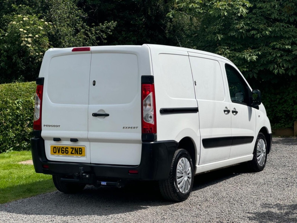 PEUGEOT EXPERT 1.6 HDi Professional L1 H1 4dr 2017