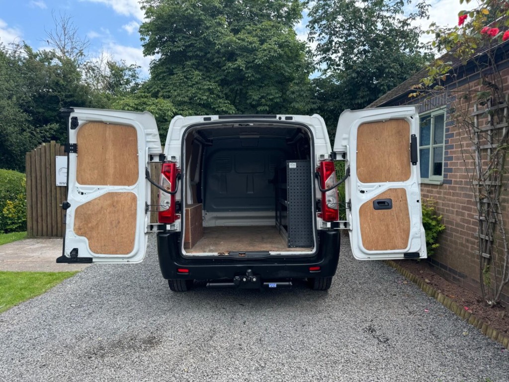 PEUGEOT EXPERT 1.6 HDi Professional L1 H1 4dr 2017