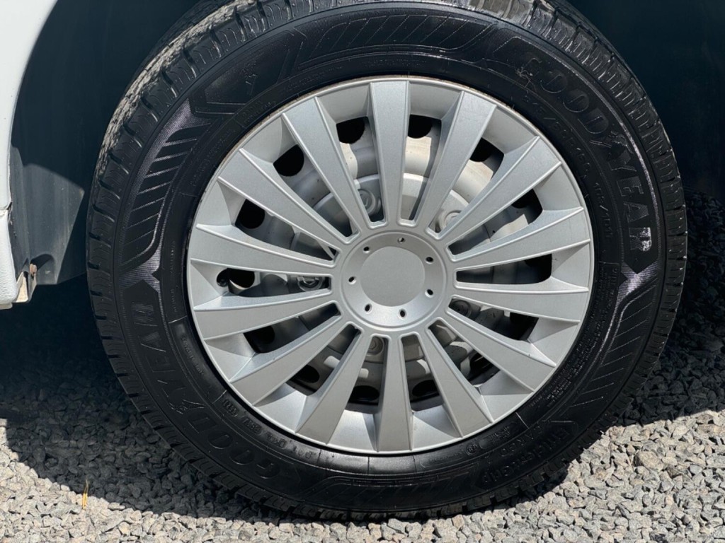 PEUGEOT EXPERT 1.6 HDi Professional L1 H1 4dr 2017