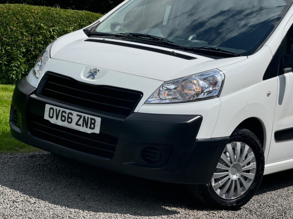 PEUGEOT EXPERT 1.6 HDi Professional L1 H1 4dr 2017