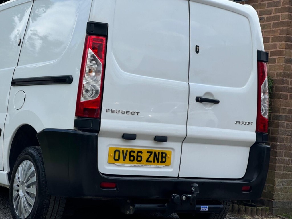 PEUGEOT EXPERT 1.6 HDi Professional L1 H1 4dr 2017