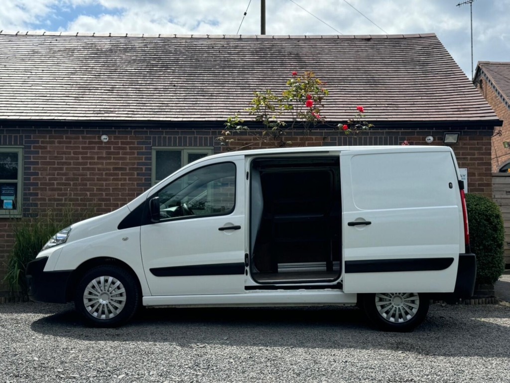 PEUGEOT EXPERT 1.6 HDi Professional L1 H1 4dr 2017