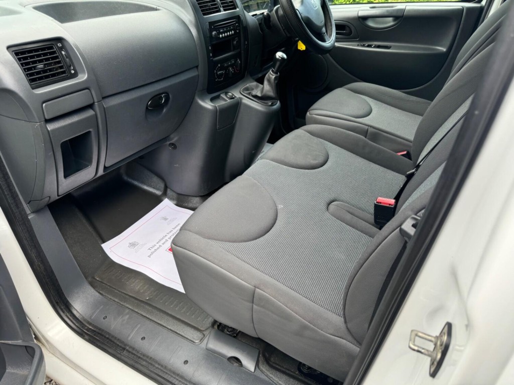 PEUGEOT EXPERT 1.6 HDi Professional L1 H1 4dr 2017