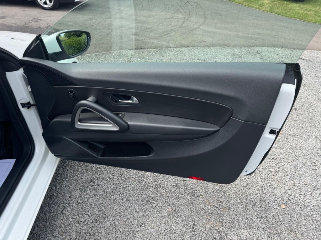 VOLKSWAGEN SCIROCCO 2.0 TDI BlueMotion Tech GT Euro 5 (s/s) 3dr (Leather, Nav) 2013