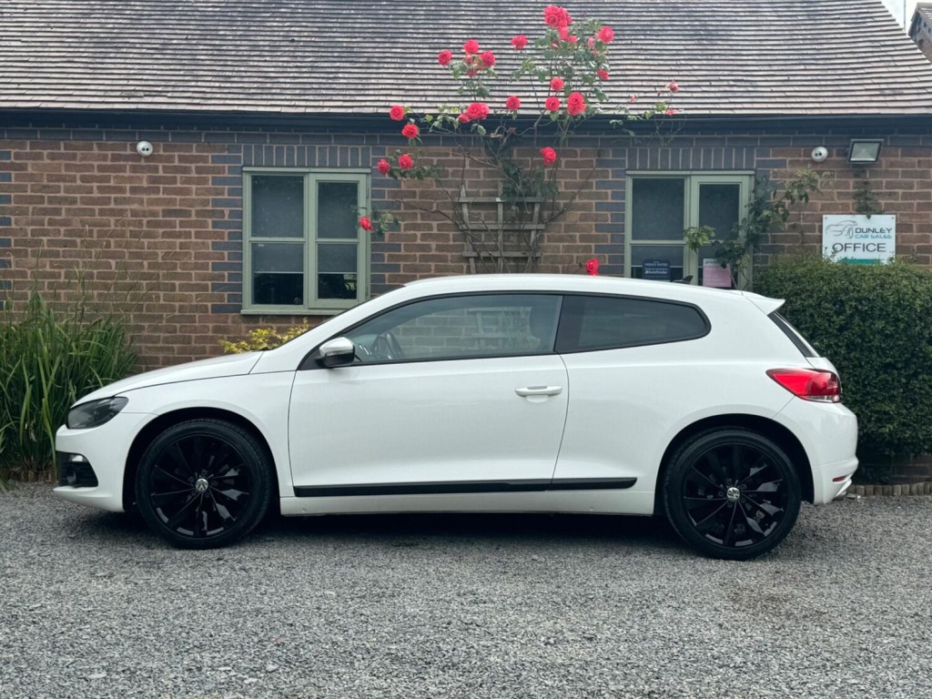 VOLKSWAGEN SCIROCCO 2.0 TDI BlueMotion Tech GT Euro 5 (s/s) 3dr (Leather, Nav) 2013